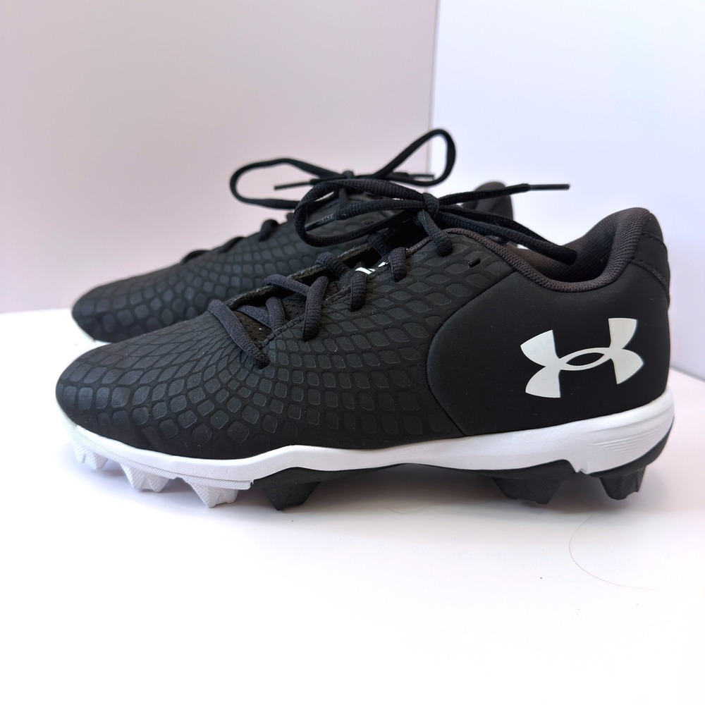 Under Armour Youth Baseball Cleats Black White 3026607-001 Size 6Y